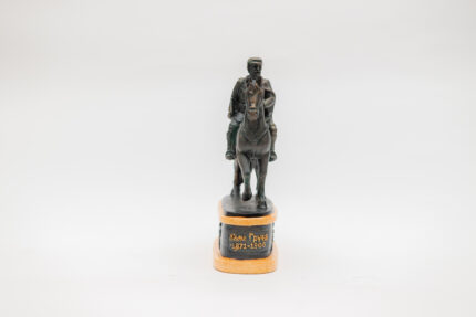 Скулптура „Даме Груев“