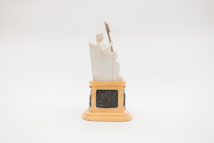 Скулптура „Јустинијан Први“